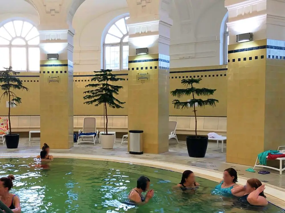 Széchenyi-Budapest-pine-court-baths