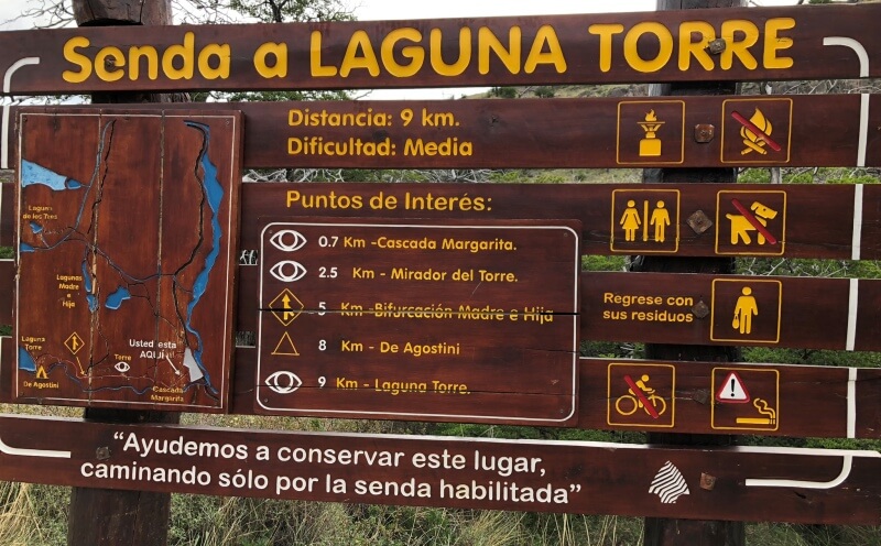 0-1 km sign Laguna Torre trail