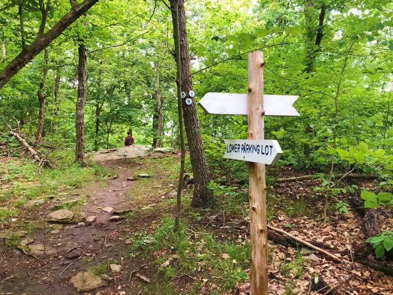 Hike the Shaupeneak Ridge Trail 11 end of white trail where it joins red trail Shaupeneak Ridg